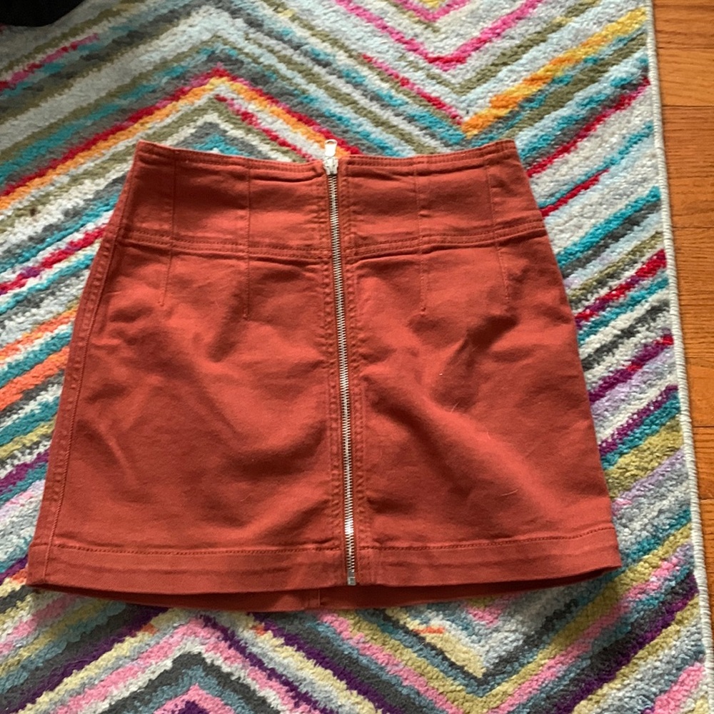 Short zip up skirt